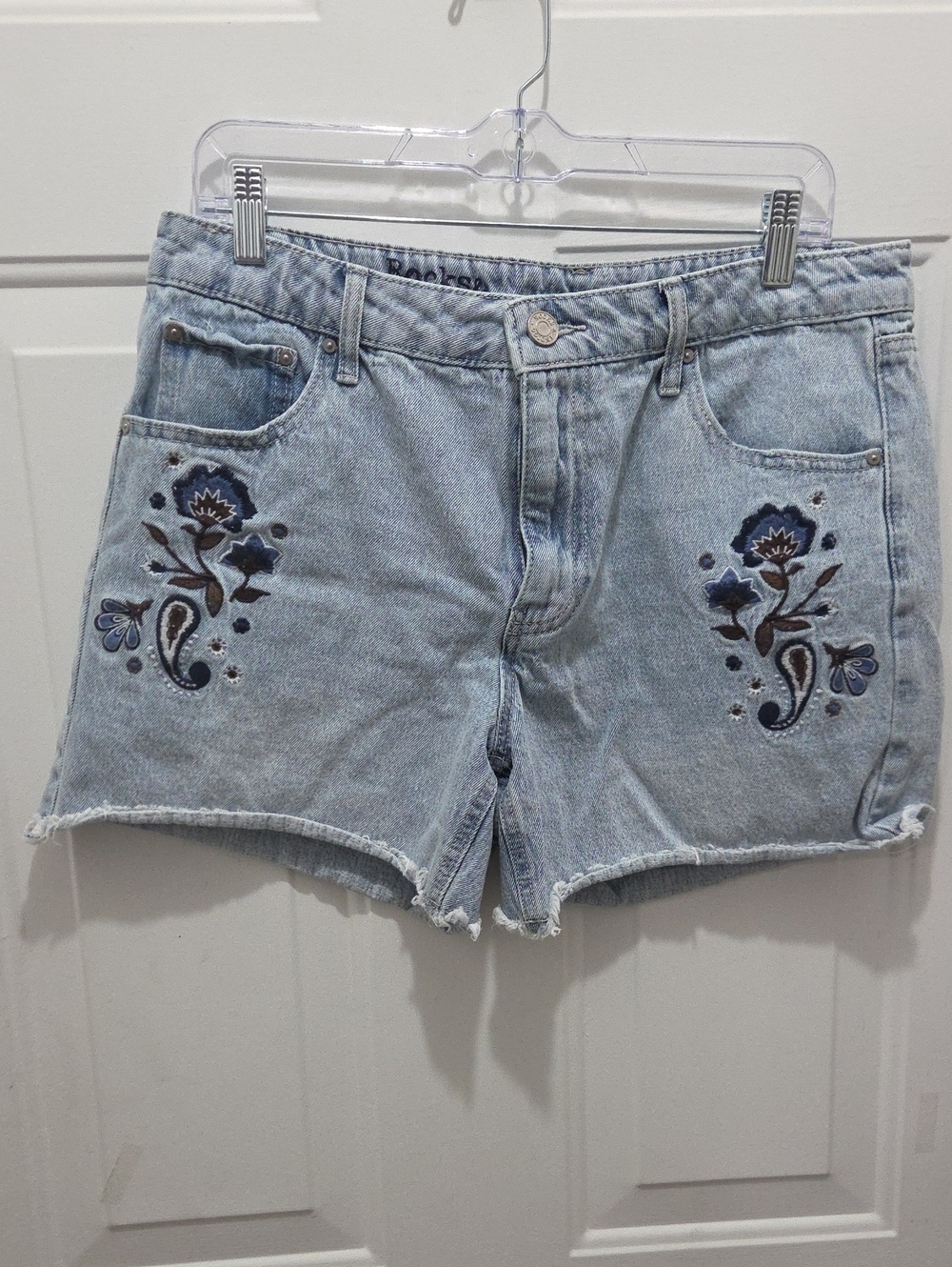 Rocks & Indigo Women's Light Wash Embroidered Denim Shorts - Blue 14/33